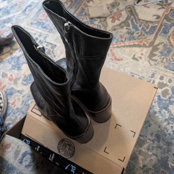 Black Franco Sarto Leather Boots 👢 - Picture 3 of 15